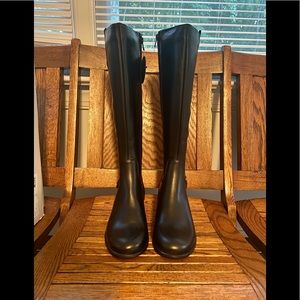 Waterproof tall boots NWT